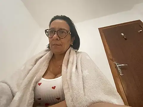 sweeviolet online show from April 16, 7:30 am