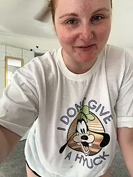 Snapshot of GingerSnap33 chatting on September 30, 7:08 pm GingerSnap33 online show from September 30, 7:08 pm