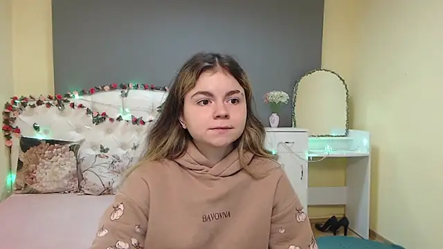 TinaRedly online show from March 21, 6:35 pm