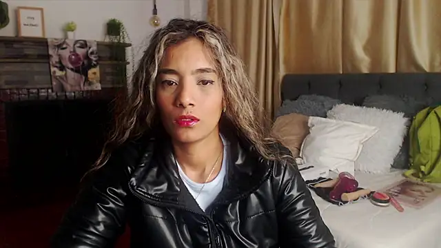 megan collins96 online show from June 26, 7:04 pm