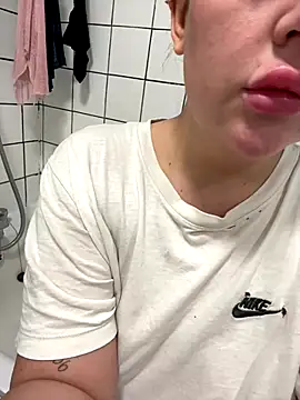 magical mia online show from November 7, 10:32 am