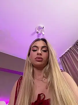 HaileyMadow online show from June 17, 6:37 am
