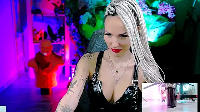 MonicaMaxwel online show from December 14, 10:43 am