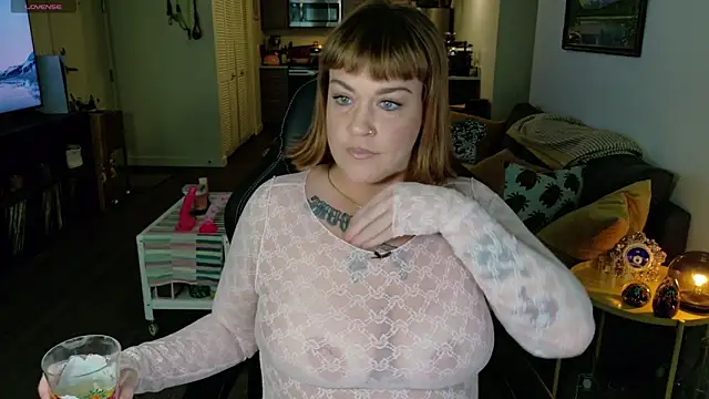 WendyDarling online show from October 8, 9:30 pm