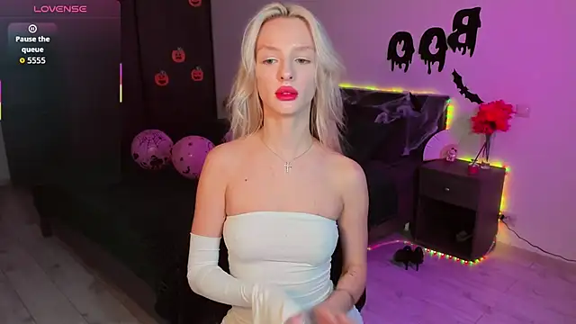 AleksaBlonde online show from October 21, 5:06 pm