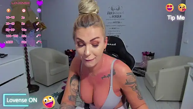 glossypostop online show from April 1, 2:56 am