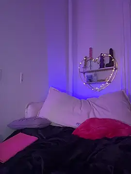 quinnmariexo online show from March 9, 4:15 am