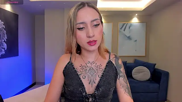 MollySundersX online show from November 15, 9:05 pm