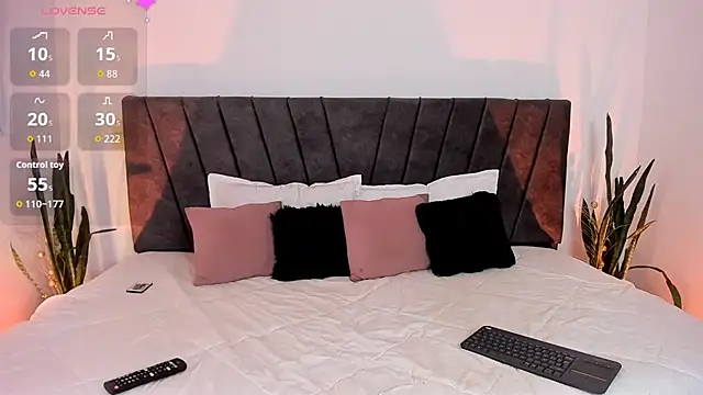 Stanlor1226 online show from April 13, 2:46 am