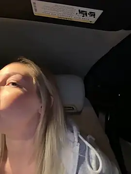 LuisaBecker online show from February 2, 8:19 pm