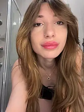 mollyyank online show from March 25, 8:17 am