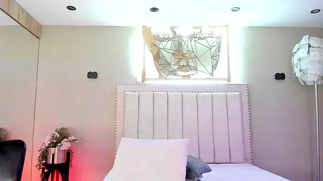  LaraMom  online show from May 30, 9:33 pm