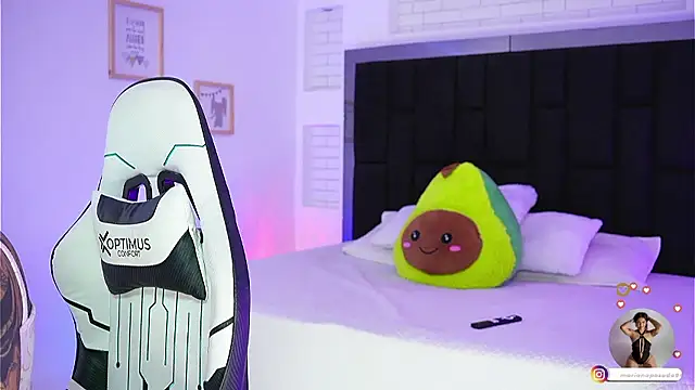 Marianamonroe  online show from January 12, 6:57 pm