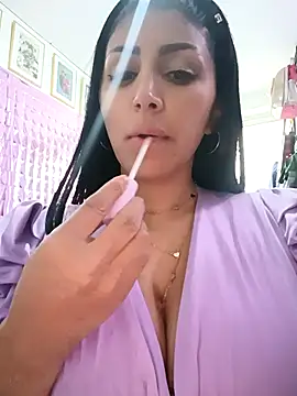 tiffani  love online show from February 22, 9:59 pm