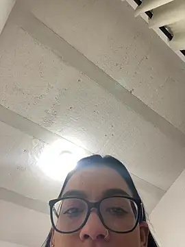 lulu kis online show from April 2, 4:10 am