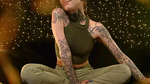 Littlespacemouse online show from February 13, 5:25 pm