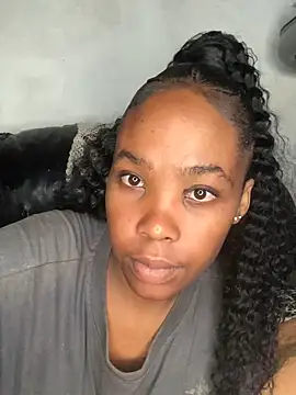 Nicole Liam  online show from March 11, 8:00 pm