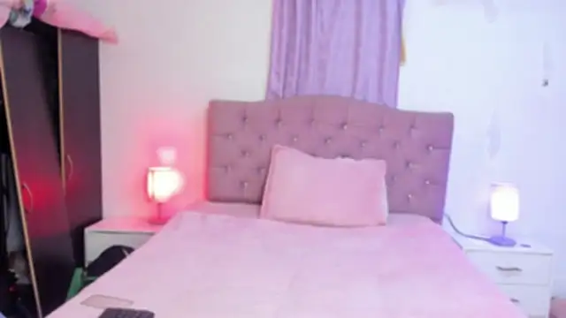 Latinabombsheell online show from October 10, 5:56 am