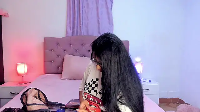 Latinabombsheell online show from September 30, 5:57 am