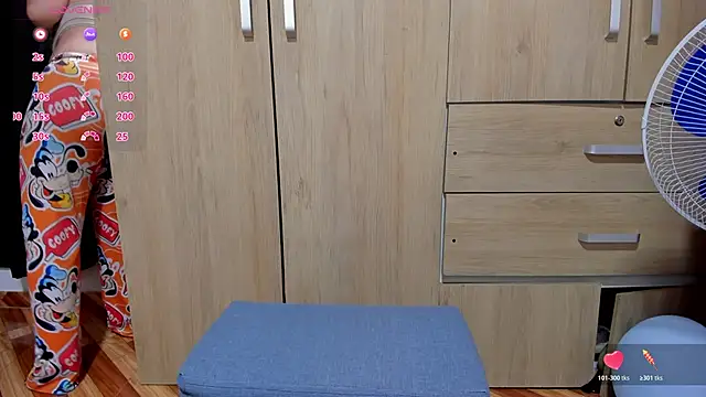 Simply Zoe   online show from March 12, 5:15 pm