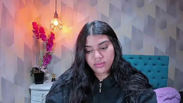 LindaBreeS online show from December 21, 4:44 pm