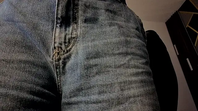 almma shy online show from November 28, 1:36 pm