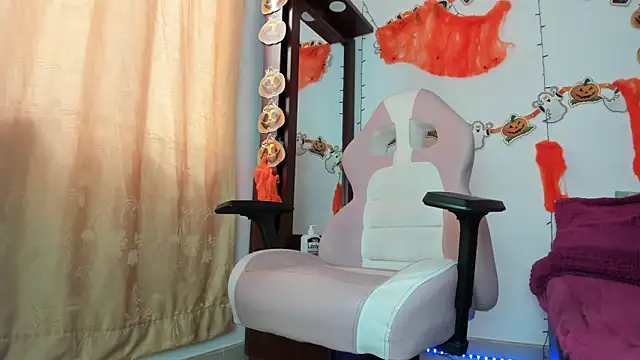 jessica hot 28 online show from October 22, 6:02 pm