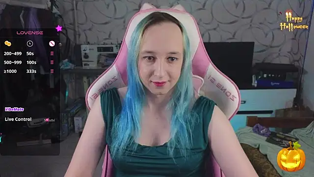 Snapshot of TheTrixy chatting on October 29, 9:13 am TheTrixy online show from October 29, 9:13 am