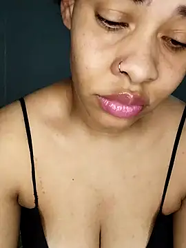 Snapshot of Su_Duarte_1 chatting on September 21, 9:57 pm Su Duarte 1 online show from September 21, 9:57 pm