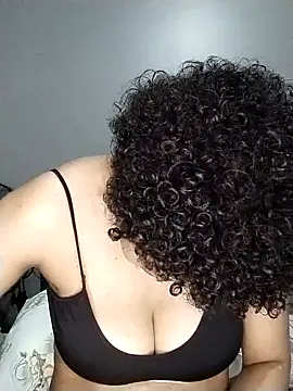Snapshot of Su_Duarte_1 chatting on October 3, 2:38 am Su Duarte 1 online show from October 3, 2:38 am