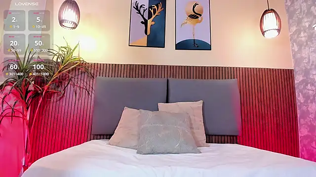 NicolleeEvanss online show from September 15, 12:24 pm