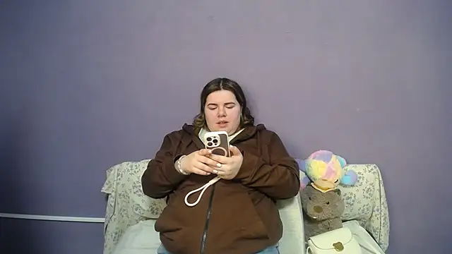 so shy online show from April 10, 6:41 am