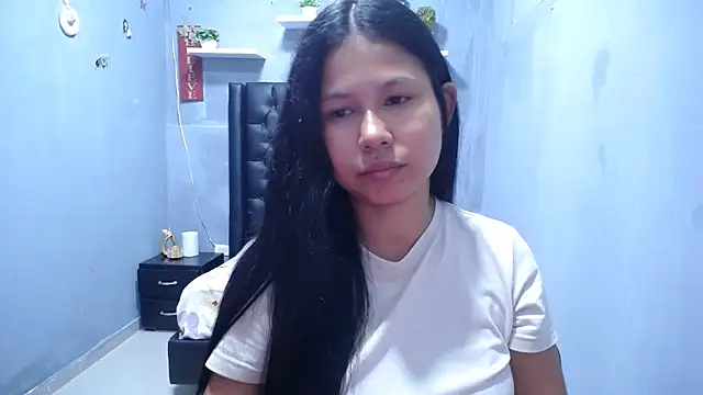 Letty Plugxo online show from March 31, 1:55 pm