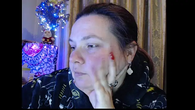 amorelara online show from October 26, 2:45 pm