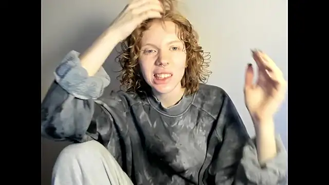 StellaDavis online show from November 28, 12:30 pm