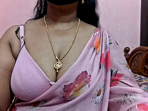 Radha-sweety32 online show from July 29, 4:18 pm