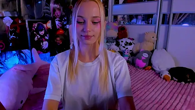 Snapshot of Cute__Pony chatting on October 15, 9:06 pm Cute  Pony online show from October 15, 9:06 pm