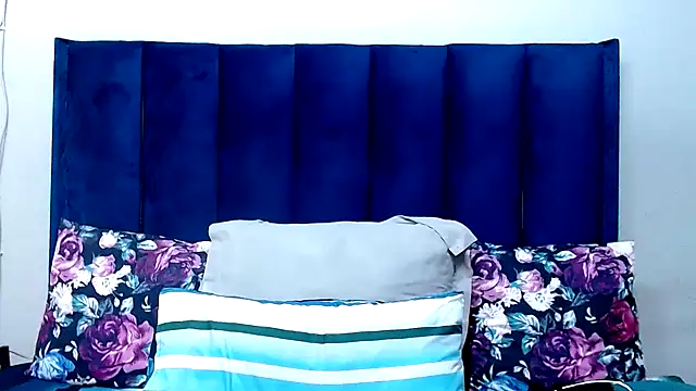 HotSmallTits online show from April 16, 7:46 pm