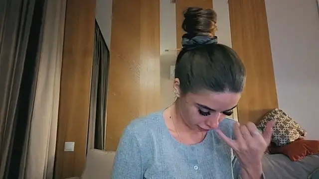 your bunnygirl online show from October 4, 5:28 pm