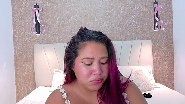 I am yours- online show from November 27, 11:46 am