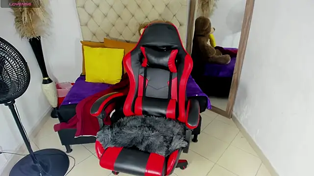 helena copper  online show from January 15, 7:20 pm