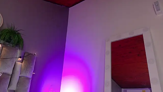 rachellmartinez online show from January 14, 11:59 am