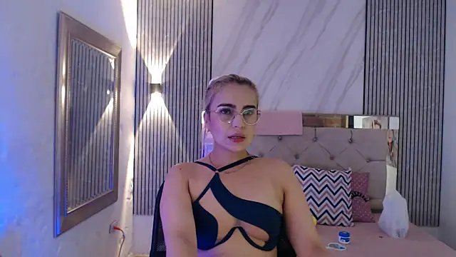 ashley  tylor online show from February 23, 11:37 pm