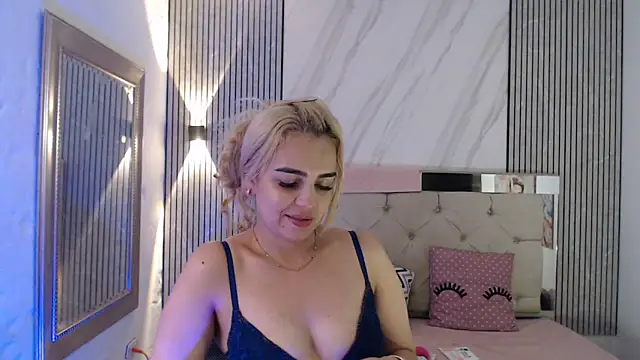 ashley  tylor online show from February 19, 2:33 am