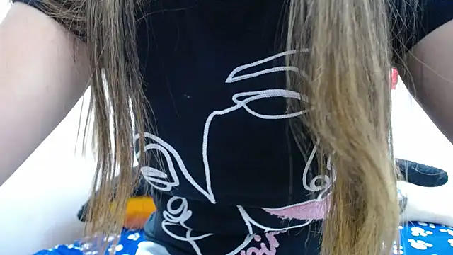 Luna girlhot  online show from May 8, 5:49 pm