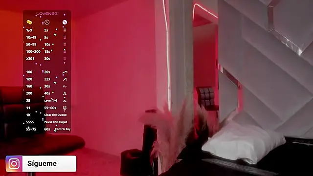 Sara Foxx1 online show from April 4, 8:51 pm