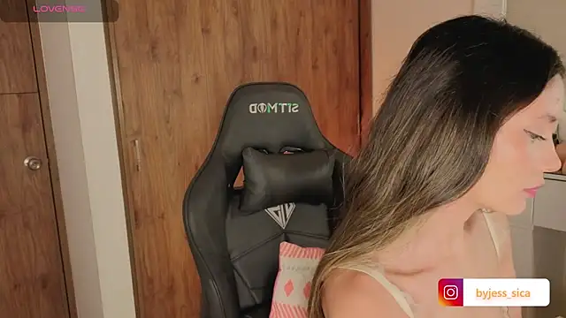 Snapshot of jessy__01 chatting on September 12, 2:12 am jessy  01 online show from September 12, 2:12 am