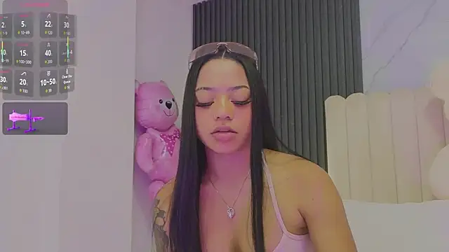 Madiee Rhea online show from May 15, 11:40 pm