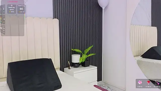 Madiee Rhea online show from March 23, 7:42 pm