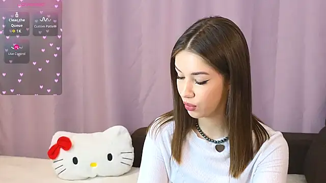 Snapshot of ellie_kramer chatting on October 21, 8:13 pm ellie kramer online show from October 21, 8:13 pm